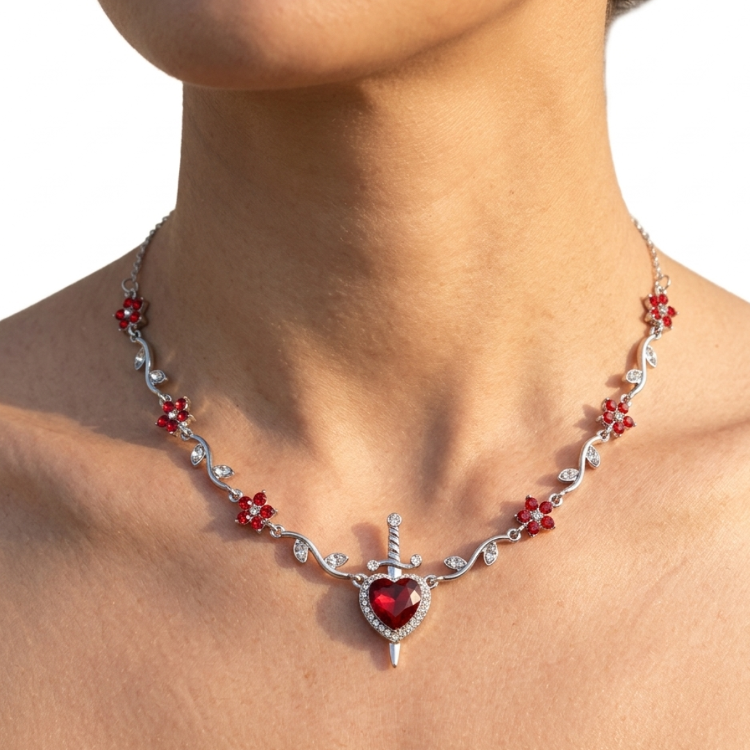 Halskette mit Schwert und Herz